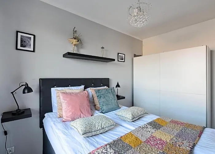 Urban Nest Group - Walowa 25C
